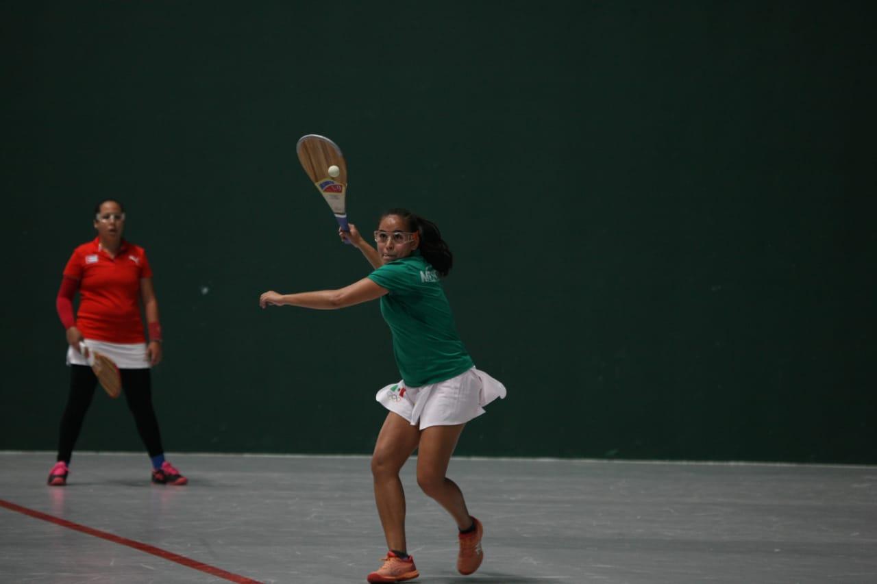 Aportan Figueroa y Puentes tercera presea de oro